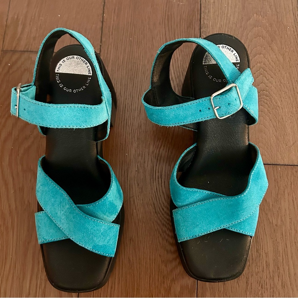 Intentionally blank teal platforms
